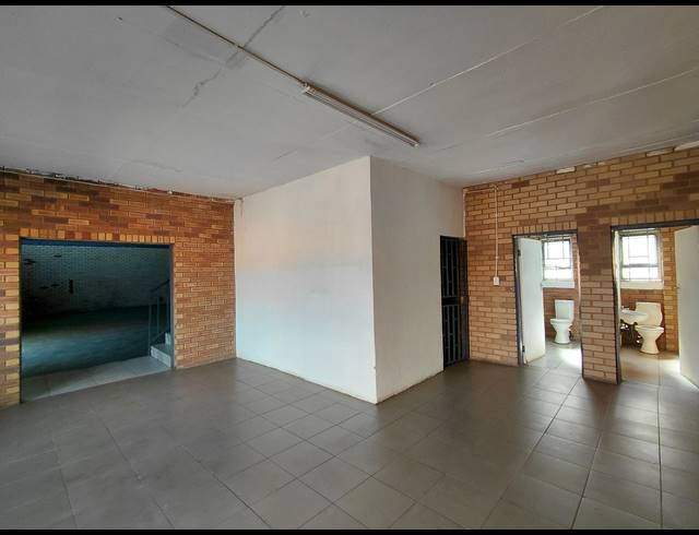 186M² WAREHOUSE TO LET IN CLAYVILLE